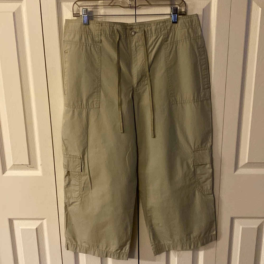 Gloria Vanderbilt Sage Green Cargo Capris